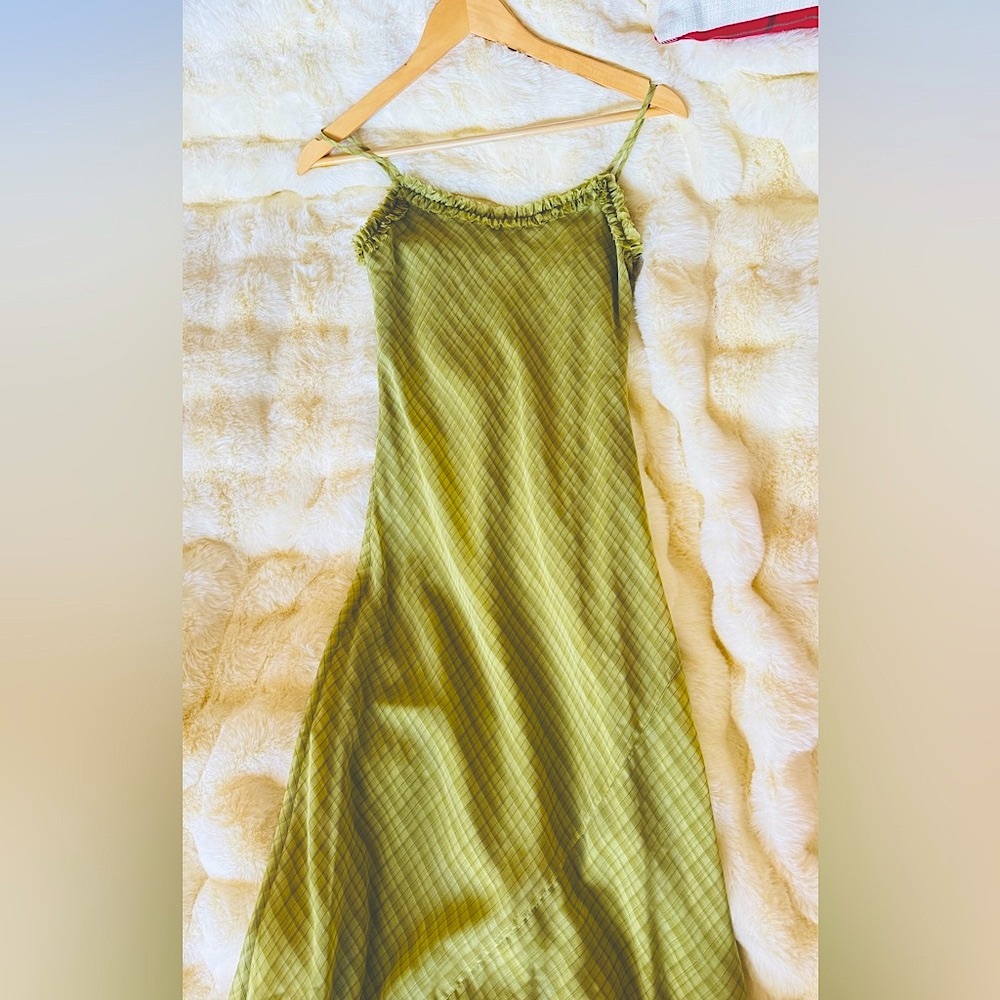 Reformation Imara Dress In Green Check, brand new without tags, never worn. - Picture 7 of 13